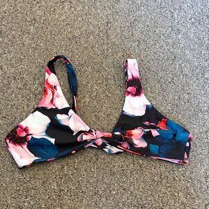 Vaya Island Floral Bikini Top